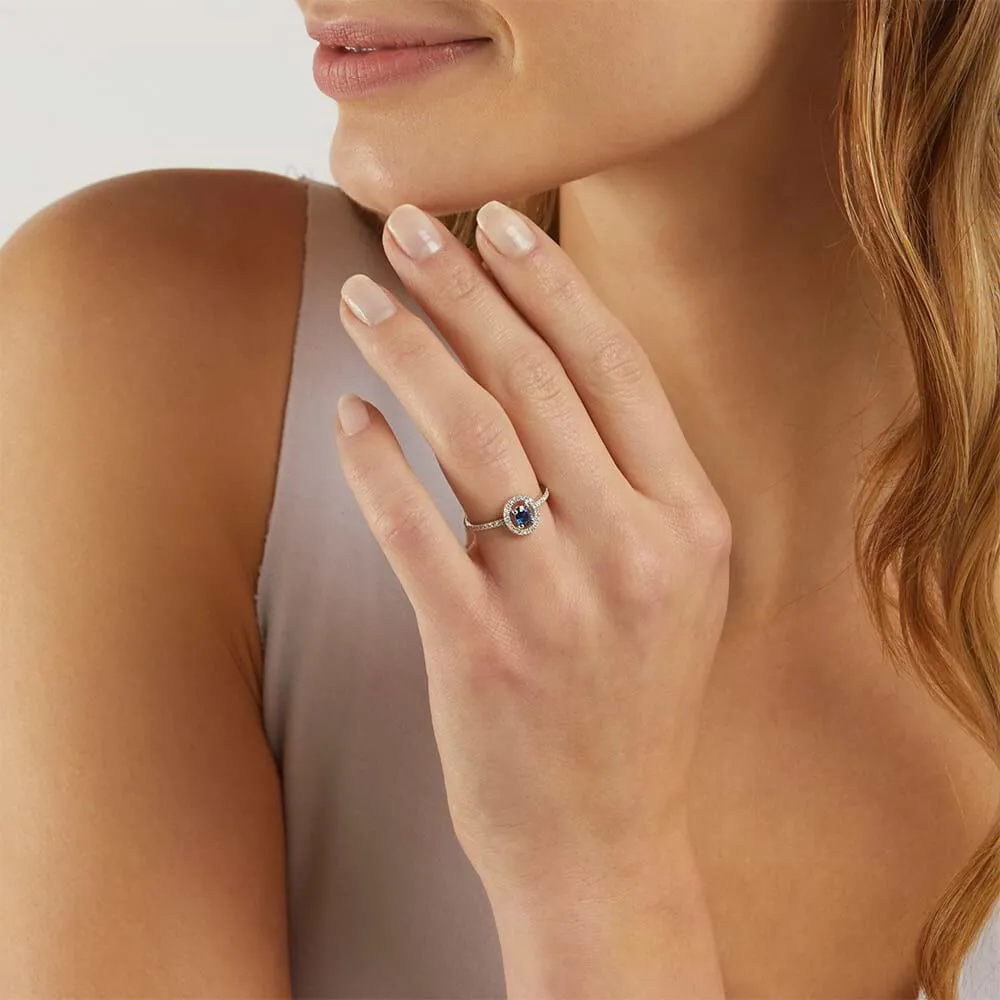 Anello Solitario Elizabeth Crown Oro Bianco 750/1000 Zaffiro 0,39 ct Diamante Bianco 0,19 ct 1650109